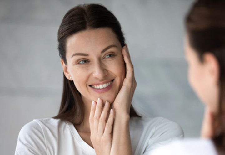 لماذا يمكن أن تظهر التجاعيد مبكراً لديكِ؟