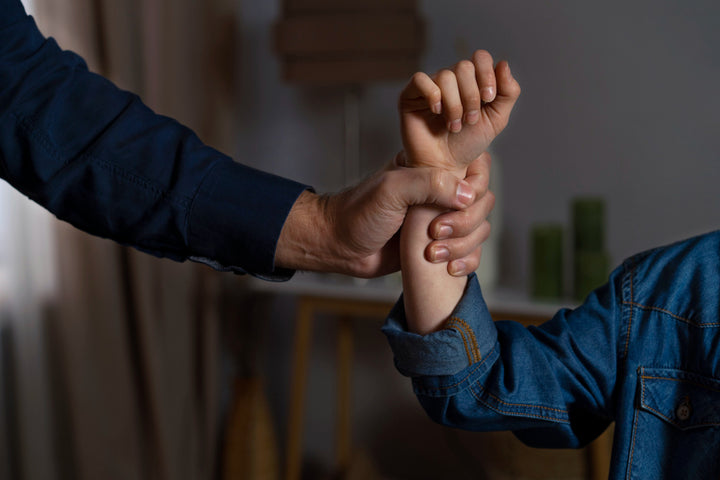 “بيوت أشبه بفرن”… الطقس الحارّ في العراق يرفع من نسبة العنف الأسري!