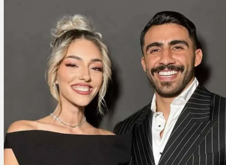 الرضاعة على البث المباشر… هجوم واسع ضد البلوغر نورة عشماوي بسبب رضاعة ابنتها أمام الكاميرا!