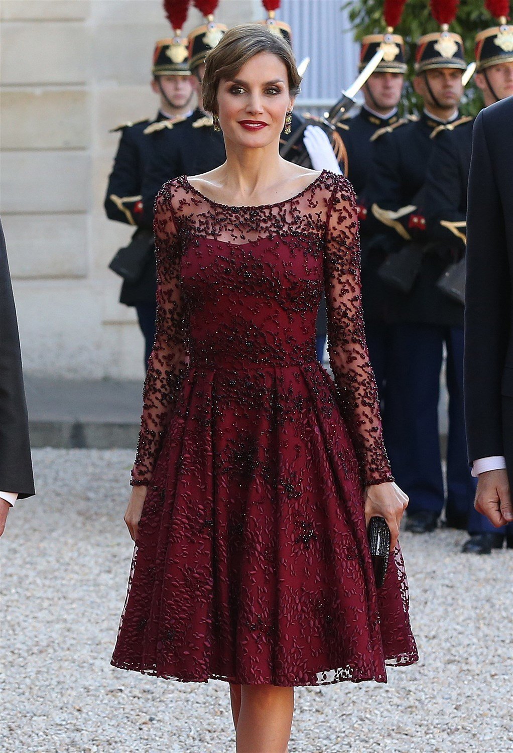 ملكة إسبانيا ليتيسيا تغنيك باجمل افكار للإطلالات الرسمية ...
