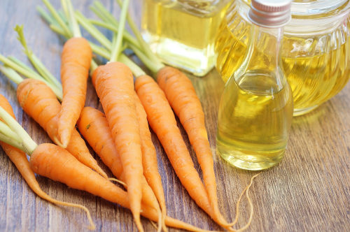 carrot-oil-with-carrot-638x654.jpg